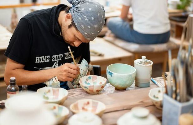 Osaka: Kyoto Highlights Tour and Pottery Workshop Experience