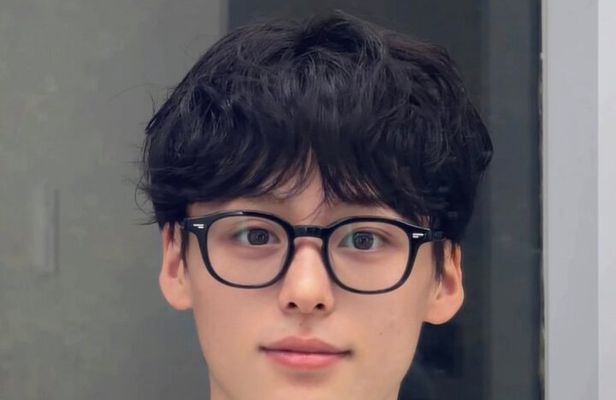 Premium Men’s K-Style Haircut and Head Spa Experience in Seoul
