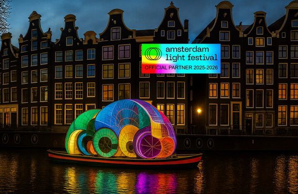 Amsterdam Light Festival Heated Cruise with Hot Drinks and Snacks