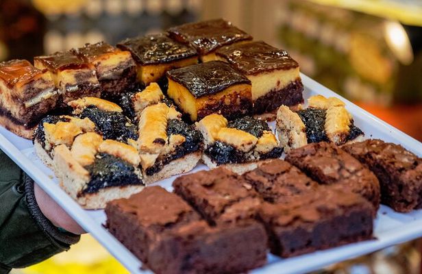 Modena Food Tour with Pasta and 10 Authentic Italian Tastings