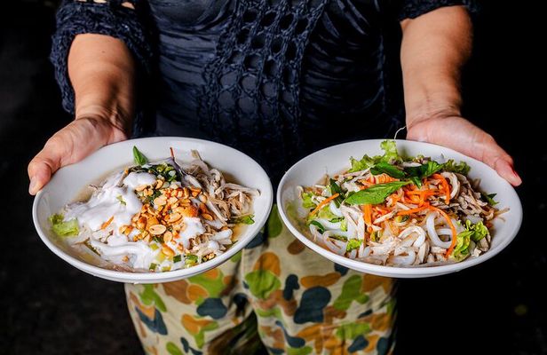 Hungry HCMC Food Tour with 15+Tastings