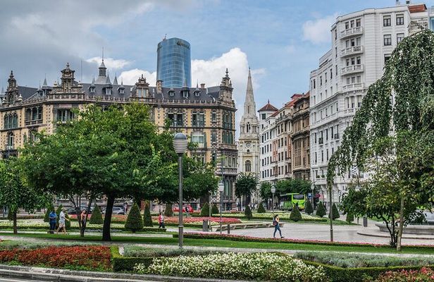Bilbao Walking Tour: Explore Top Sights & Hidden Gems