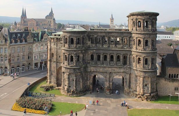 Trier, Schengen and French Castle Tour from Luxembourg 