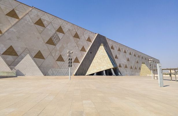 Hurghada: Full-Day Trip to Cairo by Plane