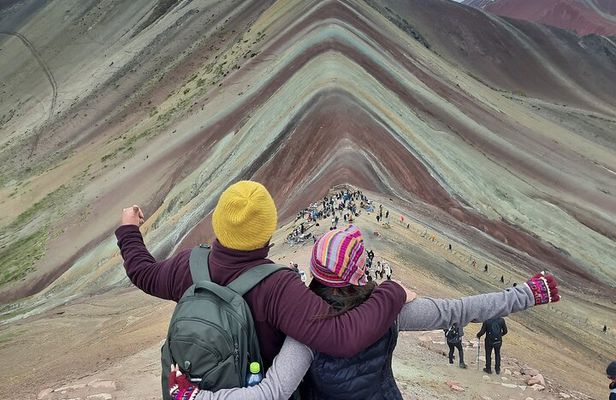 Rainbow Mountain and Red Valley Tour