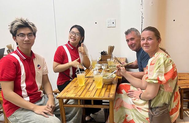 Ho Chi Minh Street Food and Sightseeing By Motorbike