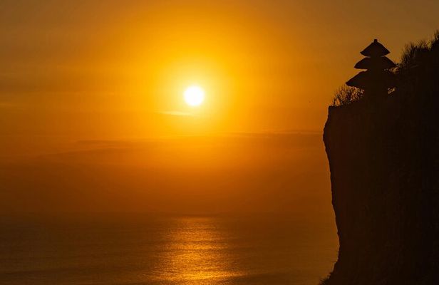 Uluwatu Beach and Cliff Tour with Kecak Fire Dance