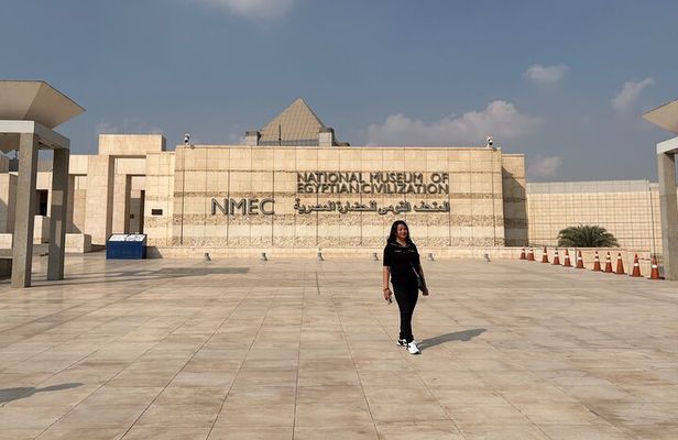 Private Day Tour in National Museum, Citadel and Bazaar