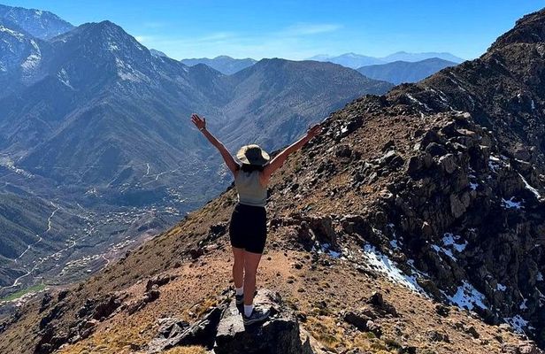 Talamroute Summit Hike 2600m – Lunch Included & 360° Views