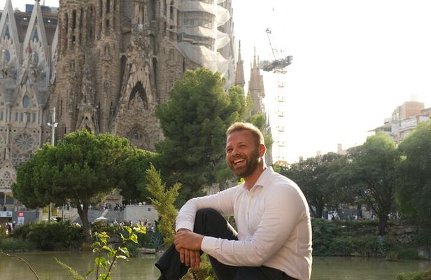 Barcelona Express: 3 Hour Iconic Highlights & Best Photo Spots