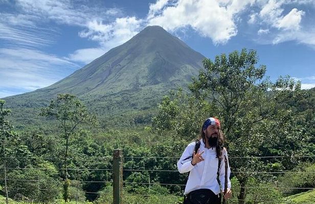 Arenal volcano Hike La Fortuna 