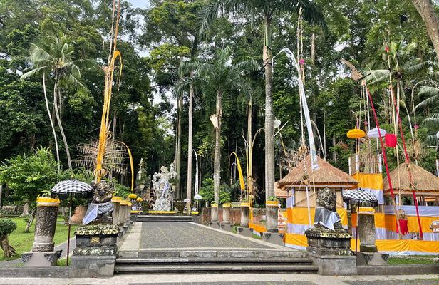 Bali Chauffeur And Private Car with English Speaking Driver