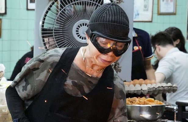 Bangkok Jay Fai Michelin star table reservation and City Tour