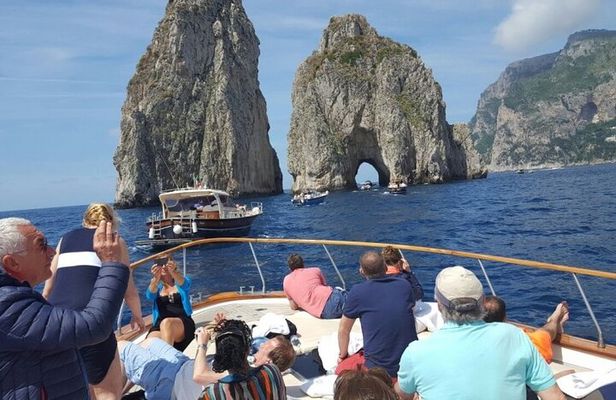 Capri: First to Blue Grotto – The Island Before the Crowds
