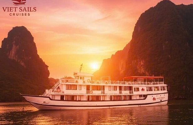 3 Days 2 Nights Exploring Bai Tu Long Bay