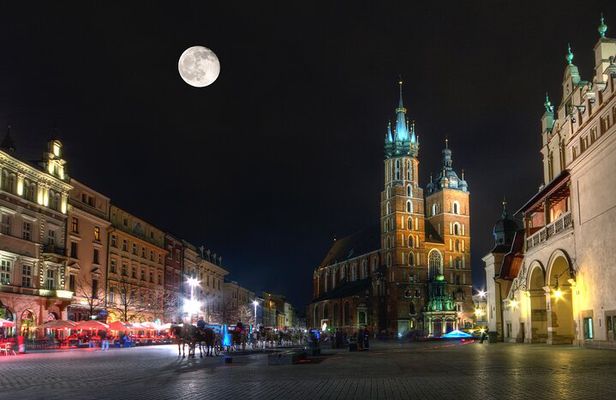Krakow Underground Museum & Old Town: Terrifying Dark Tour