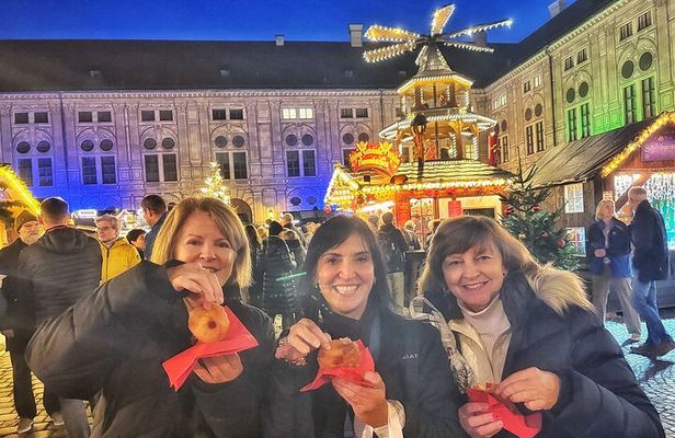 Original Munich Christmas Market Tour with Festive Wine and Food