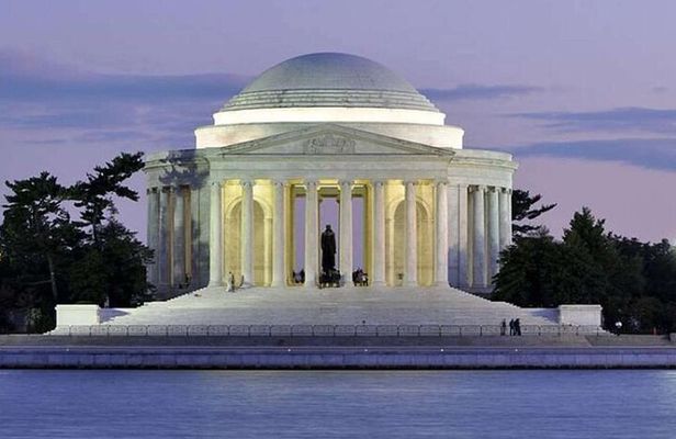 Washington DC Day to Night w/Mount Vernon Small Group Max 12 Tour
