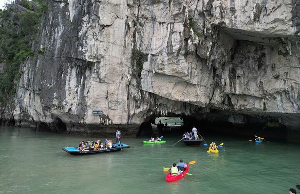 Halong Bay Day Cruise with Lunch and Activities