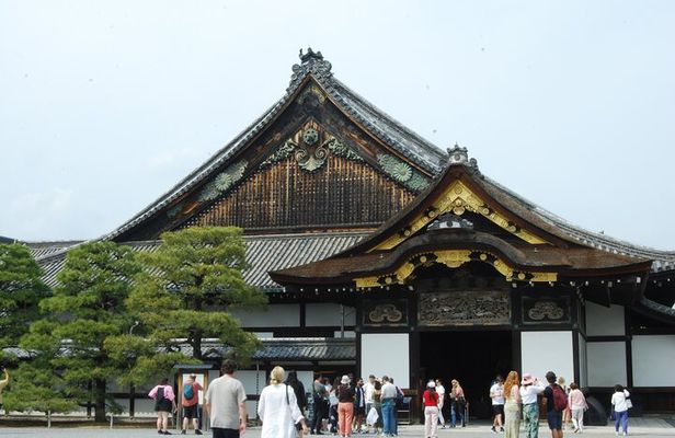 Nijo Castle and Garden 2 Hour Guided Experience in Kyoto