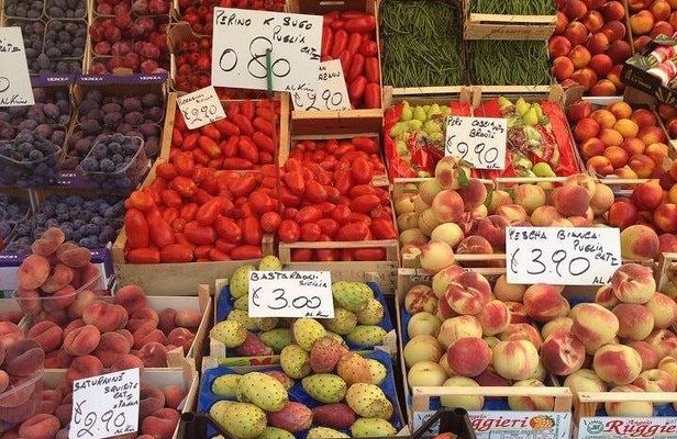 Food Point of Sale Tour and Italian Cooking Class in Milan