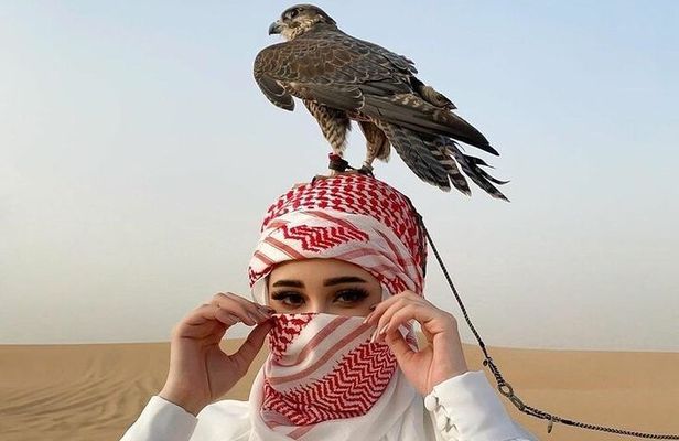 Dubai Evening Desert Adventure – 30-Min Buggy, BBQ & Live 5 Shows