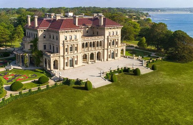 Boston to Newport: Breakers and Marble House Small Group Tour