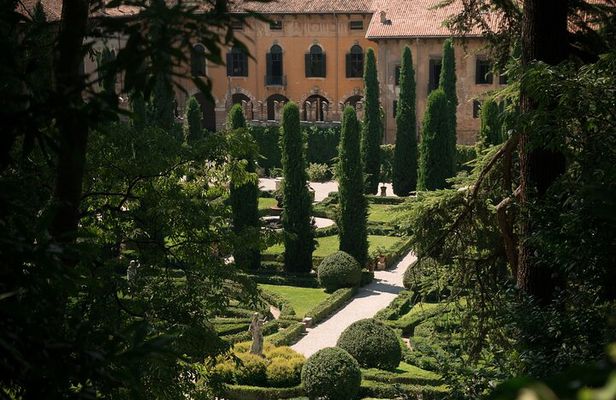 Hidden Verona: Giusti Garden- 1,5 hour private walking tour