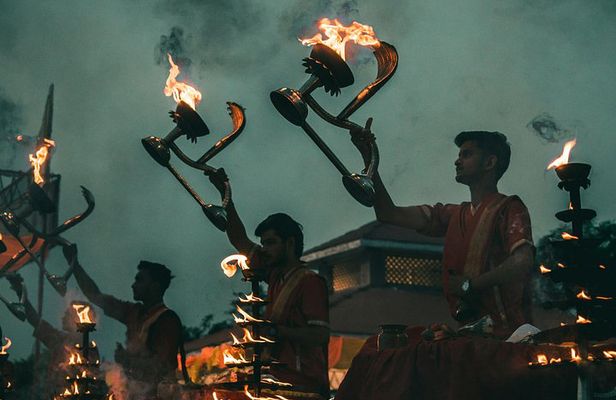 From Delhi : 2 Days Varanasi Tour By Fastest Train