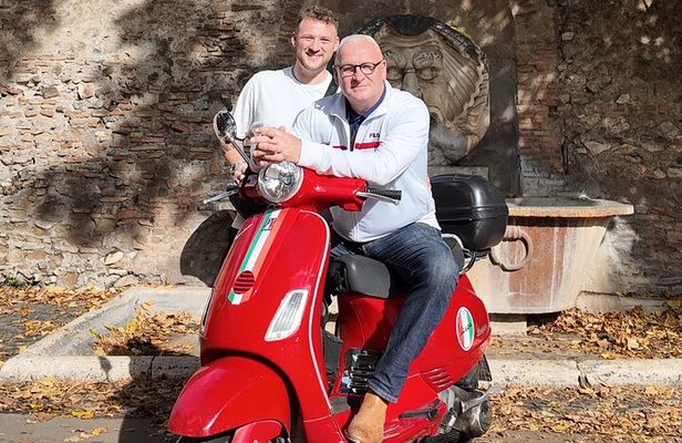 Roma Vespa Tour Pick-up and Drop-off from your Hotel