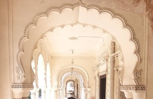 Hyderabad Heritage Tour: Museums, British Residency &Paigah Tombs