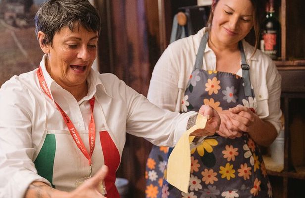 Florence: Cooking Class Pasta & Tiramisu Making Unlimited Wine