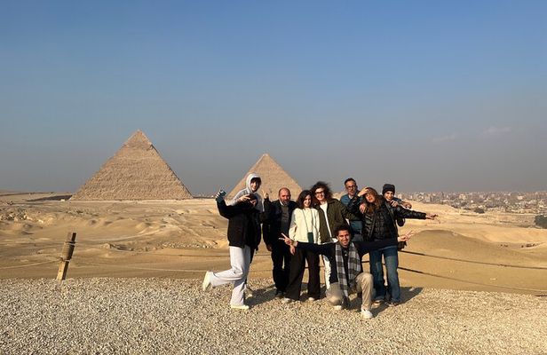 Private Giza Pyramids, Great Sphinx, Saqqara & Dahshur Day Tour