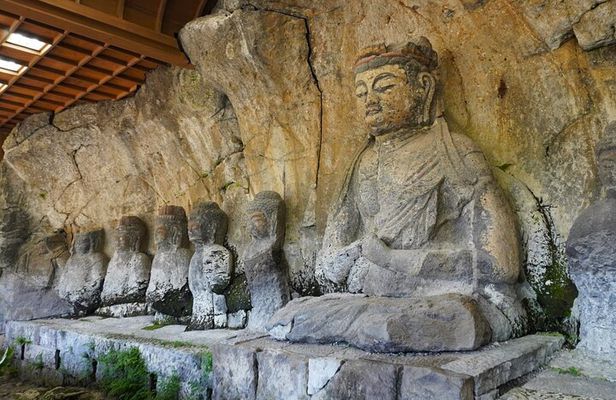 Usuki Stone Buddhas Private Day Tour