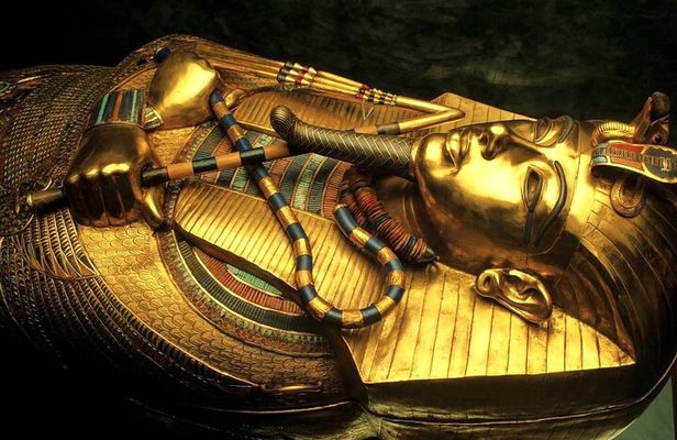 Private Guided with tickets to Grand Egyptian Museum&Old bazar