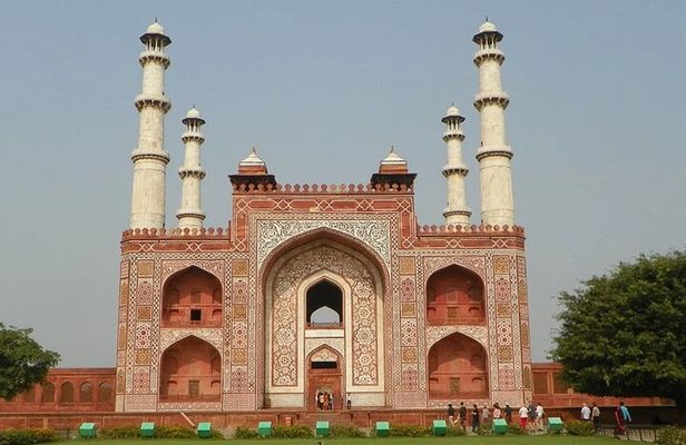 Private Sikandra , Mariam's Tomb & Chini ka Rauza Tour From Delhi