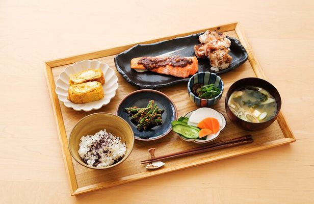 Japanese Home Cooking Class with Local Supermarket Visit