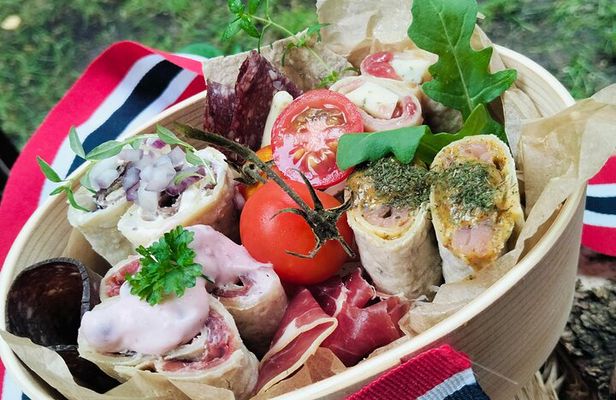 Oslo Nordic Food Tour: Camp Fire, Local Chef & Forest Feast