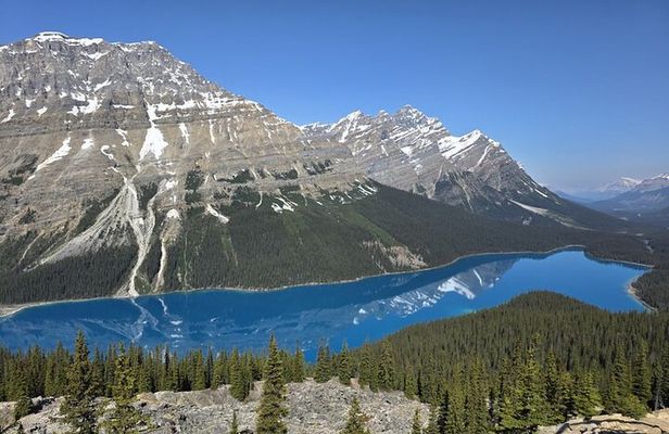 Banff Small-Group Tour in Lake Louise, Moraine and Hidden Gems