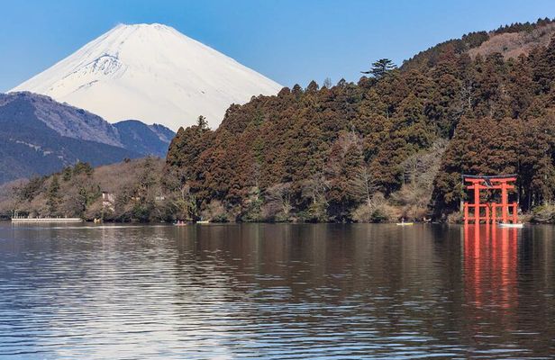 Hakone hot spring day trip from Tokyo with private driver