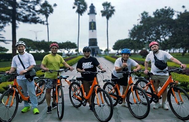 Lima Bike Tour | Miraflores Pyramid & Bohemian Barranco