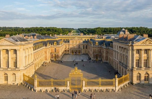 The Palace of Versailles and Garden Experience