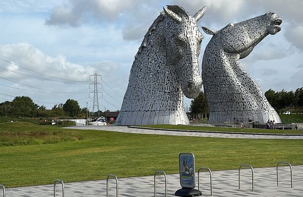 Stirling Castle Kelpies and Wallace Monument Tour