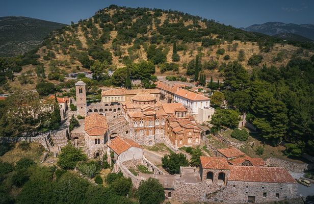 Delphi, Hosios Loukas and Arachova Private Tour from Athens