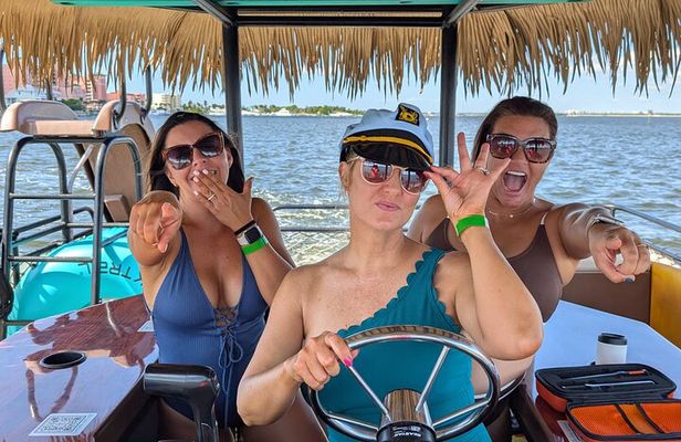 Fort Myers: Tiki Pub VIP Private Fun in the Sun Dolphin Cruise