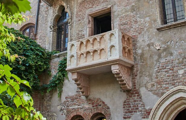 Hidden and fascinating Verona - 2 hour private walking tour