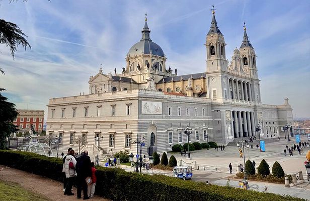 Madrid Scavenger Hunt Family Adventure