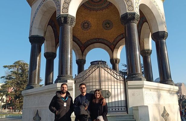 Private Best of Old City Tour: Hagia Sophia, Blue Mosque, Bazaar