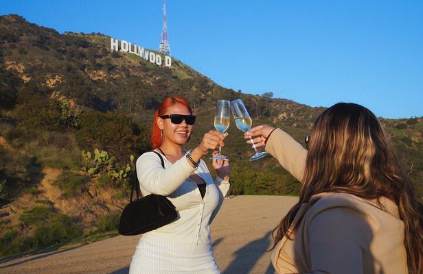 VIP Private SUV Experience: Discover Los Angeles in Style