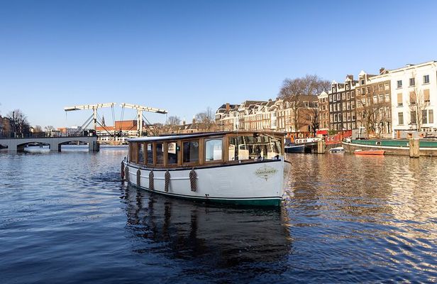Amsterdam: 1.5-Hour Cozy Morning Breakfast Canal Cruise